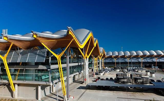 膜结构机场——西班牙马德里机场