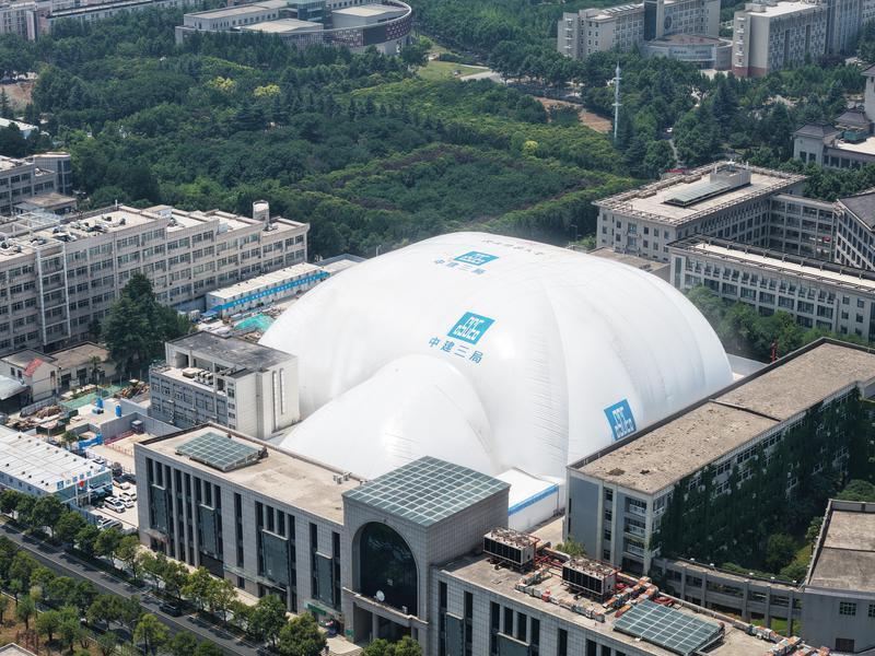 西北地区最大深基坑全封闭智能气膜在西安投用